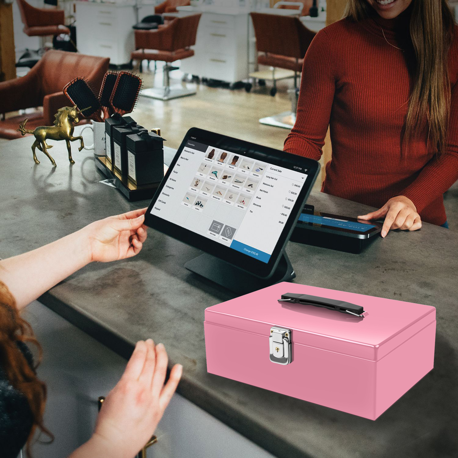 Versatility at Its Best: Whether it's for small businesses, a garage sale, an event, or personal savings, our money box with lock ensures the security of your money