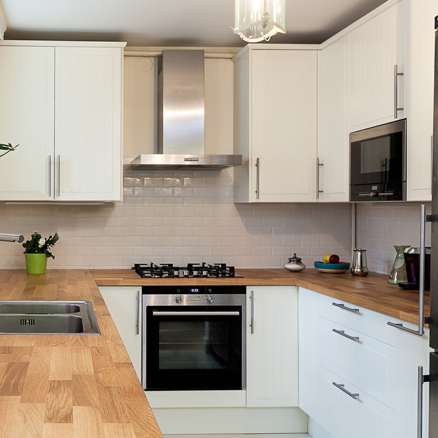 Durable Modern Cabinet Handles - Suitable and look beautiful on your bathroom storage cabinets and drawers chests, cupboards, kitchen, home doors or any furniture in need of a finishing touch